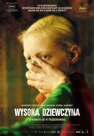 wysoka dziwczyna